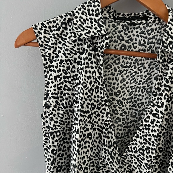 Express Cheetah Leopard Black and White Print Wrap Tank Top Blouse Large - Picture 2 of 8